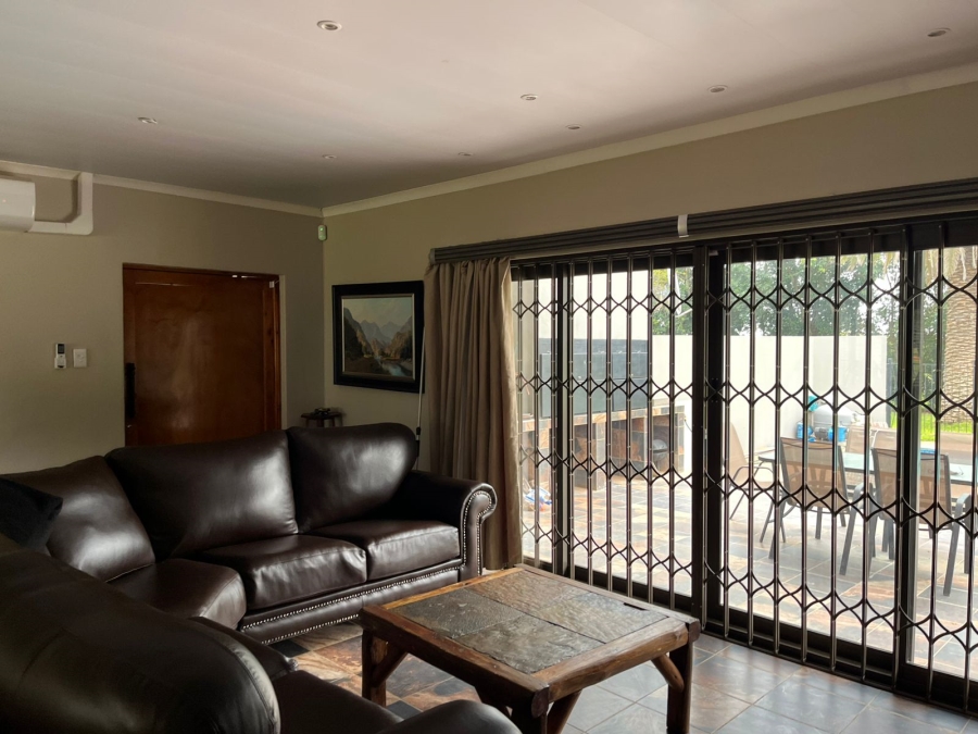 8 Bedroom Property for Sale in Bloemfontein Rural Free State